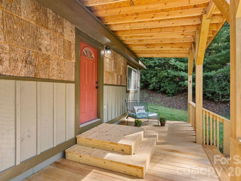 190 Hummingbird Lane, Fleetwood, NC 28626.  MLS# CAR4422390, YatesRealty ID 49339. 