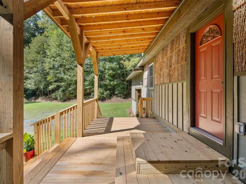 190 Hummingbird Lane, Fleetwood, NC 28626.  MLS# CAR4422390, YatesRealty ID 49339. 