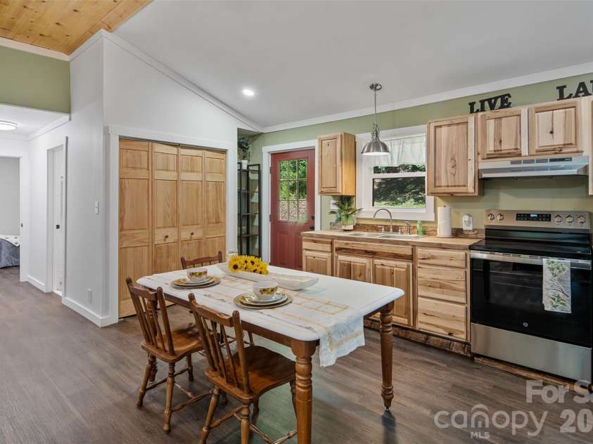 190 Hummingbird Lane, Fleetwood, NC 28626.  MLS# CAR4422390, YatesRealty ID 49339. 