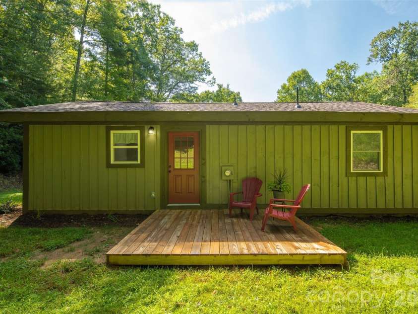 190 Hummingbird Lane, Fleetwood, NC 28626.  MLS# CAR4422390, YatesRealty ID 49339. 