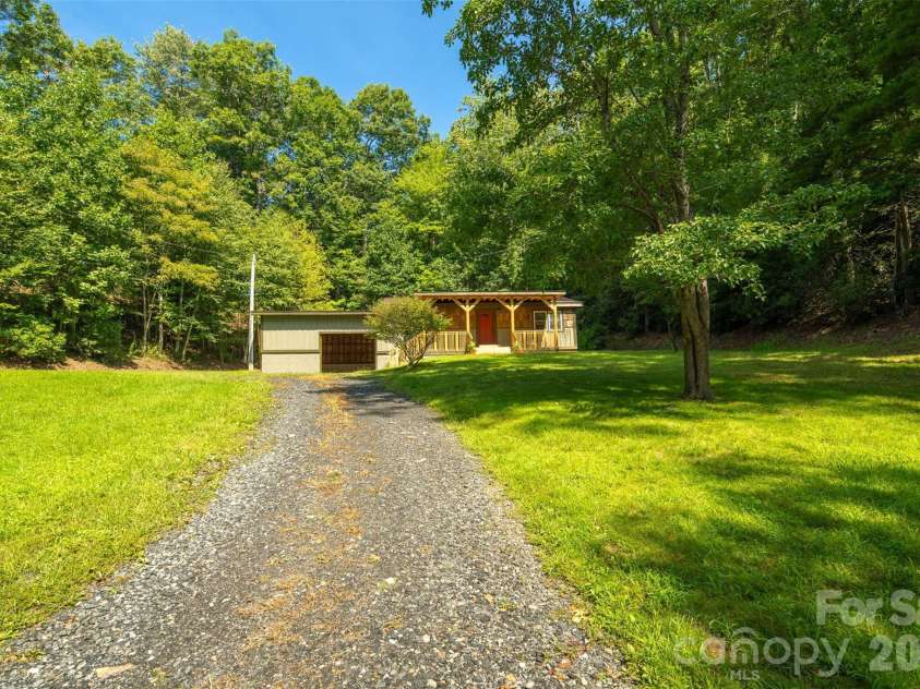 190 Hummingbird Lane, Fleetwood, NC 28626.  MLS# CAR4422390, YatesRealty ID 49339. 