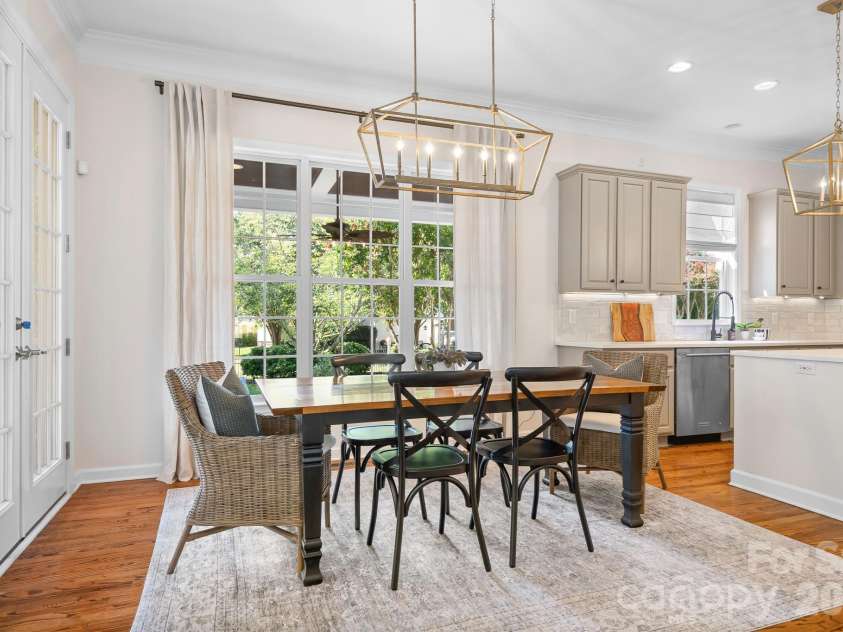 8606 Camberly Road, Huntersville, NC 28078.  MLS# CAR4404900, YatesRealty ID 49341. Large eat in kitchen with enough space for a large table