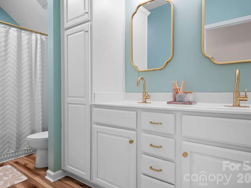 8606 Camberly Road, Huntersville, NC 28078.  MLS# CAR4404900, YatesRealty ID 49341. Secondary bathroom 1