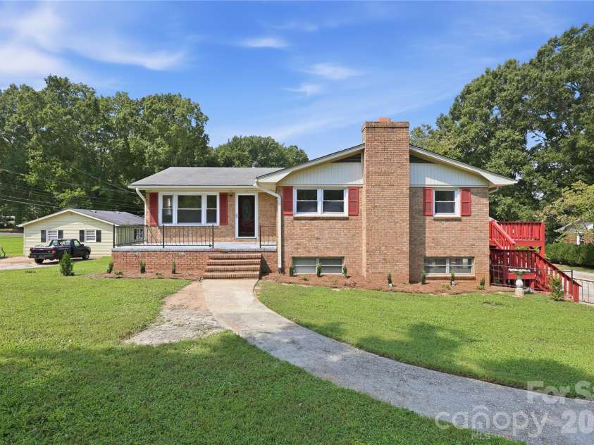 1014 Hoke Street, Kannapolis, NC 28081.  MLS# CAR4422401, YatesRealty ID 49342. 
