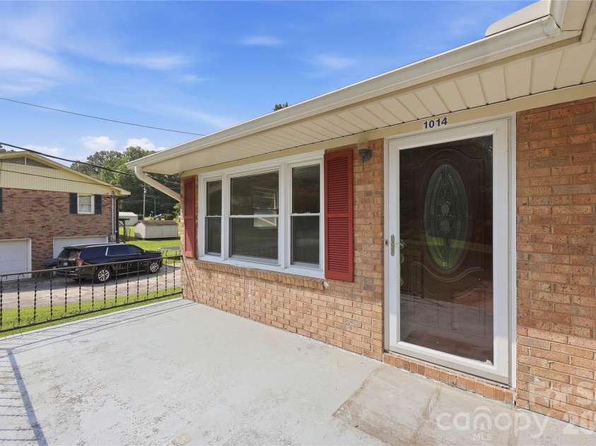 1014 Hoke Street, Kannapolis, NC 28081.  MLS# CAR4422401, YatesRealty ID 49342. 