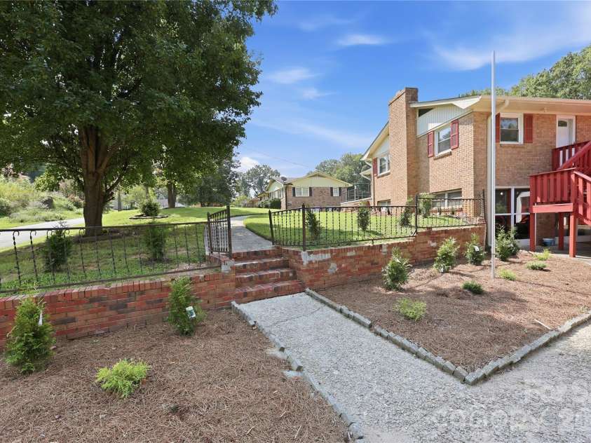 1014 Hoke Street, Kannapolis, NC 28081.  MLS# CAR4422401, YatesRealty ID 49342. 