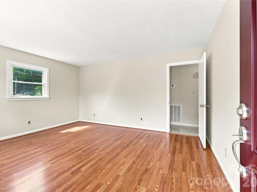 1014 Hoke Street, Kannapolis, NC 28081.  MLS# CAR4422401, YatesRealty ID 49342. 