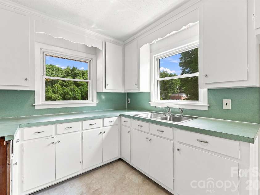 1014 Hoke Street, Kannapolis, NC 28081.  MLS# CAR4422401, YatesRealty ID 49342. 