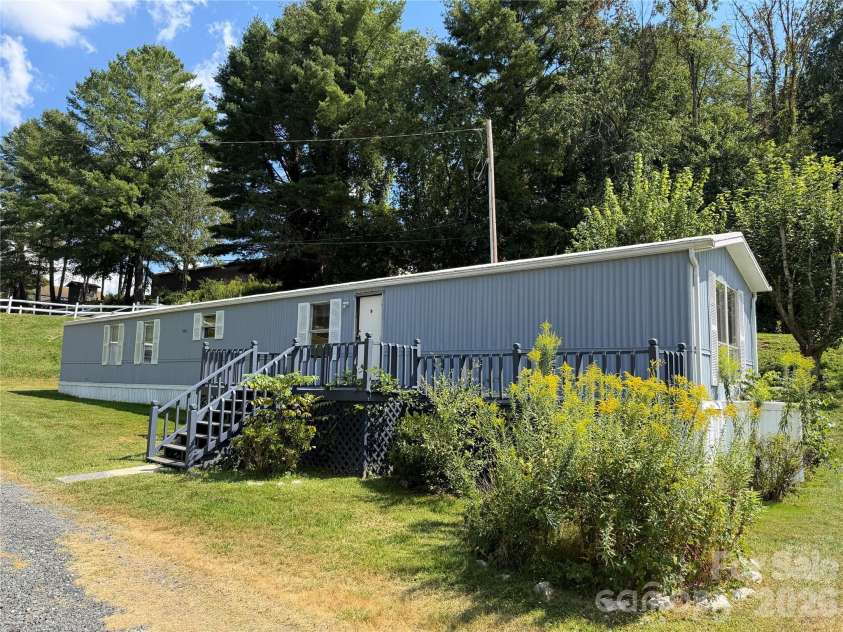 18 Wheeler Hills Road, Burnsville, NC 28714.  MLS# CAR4422288, YatesRealty ID 49343. 