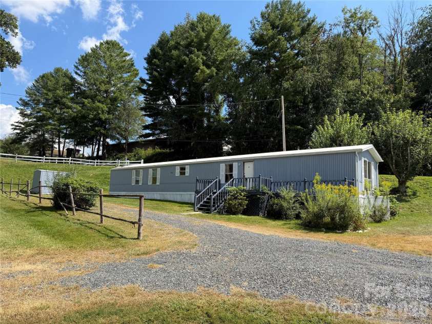 18 Wheeler Hills Road, Burnsville, NC 28714.  MLS# CAR4422288, YatesRealty ID 49343. 