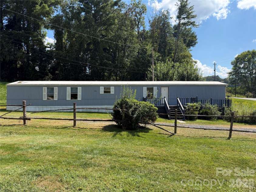 18 Wheeler Hills Road, Burnsville, NC 28714.  MLS# CAR4422288, YatesRealty ID 49343. 