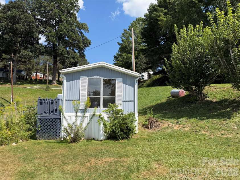 18 Wheeler Hills Road, Burnsville, NC 28714.  MLS# CAR4422288, YatesRealty ID 49343. 
