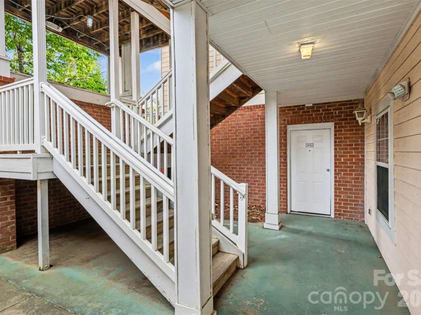 9041 Meadow Vista Road, Charlotte, NC 28213.  MLS# CAR4408061, YatesRealty ID 49344. 