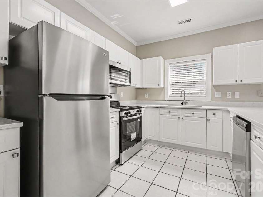 9041 Meadow Vista Road, Charlotte, NC 28213.  MLS# CAR4408061, YatesRealty ID 49344. 