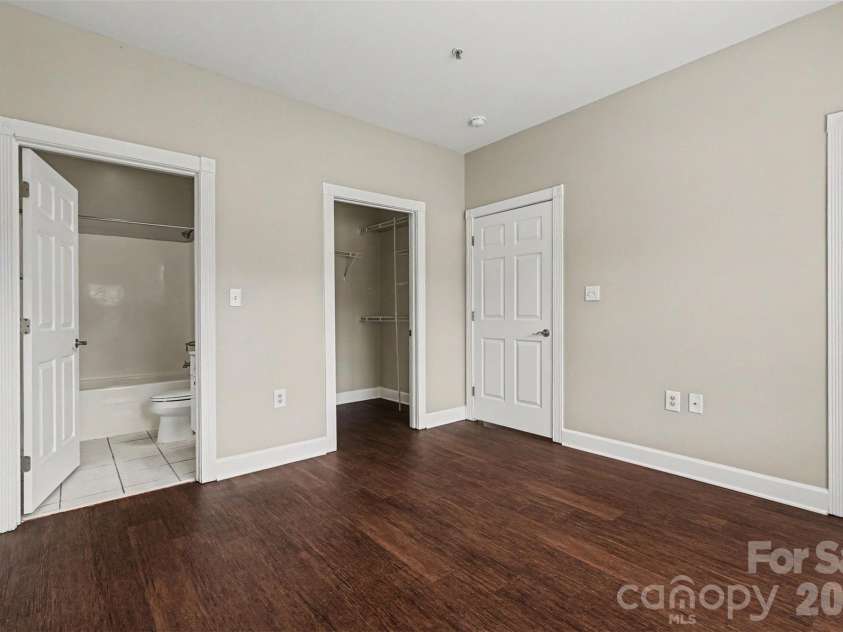 9041 Meadow Vista Road, Charlotte, NC 28213.  MLS# CAR4408061, YatesRealty ID 49344. 