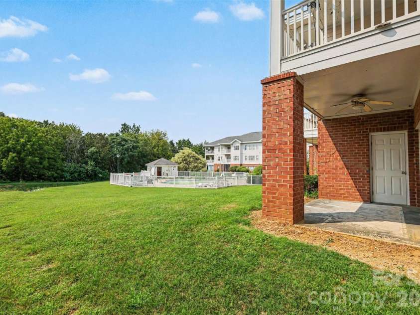 9041 Meadow Vista Road, Charlotte, NC 28213.  MLS# CAR4408061, YatesRealty ID 49344. 