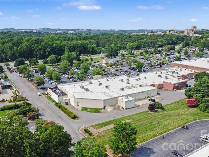 9041 Meadow Vista Road, Charlotte, NC 28213.  MLS# CAR4408061, YatesRealty ID 49344. 