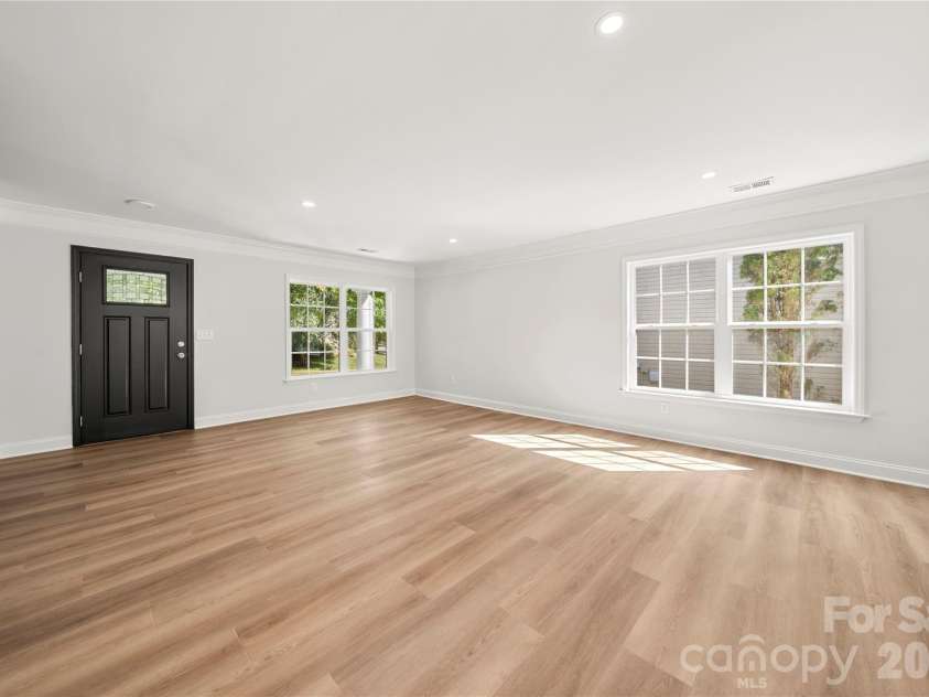 10925 Rousay Road, Charlotte, NC 28278.  MLS# CAR4421823, YatesRealty ID 49345. 