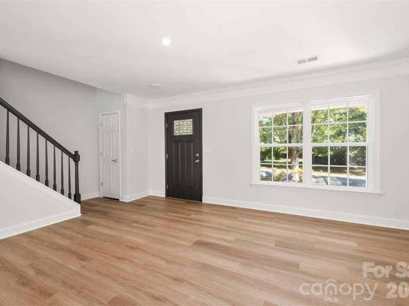 10925 Rousay Road, Charlotte, NC 28278.  MLS# CAR4421823, YatesRealty ID 49345. 