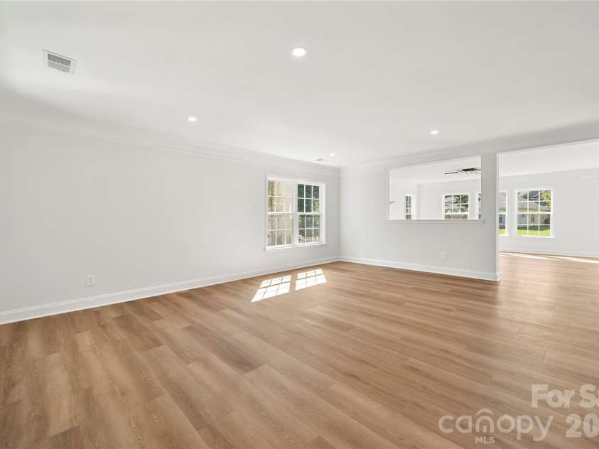 10925 Rousay Road, Charlotte, NC 28278.  MLS# CAR4421823, YatesRealty ID 49345. 