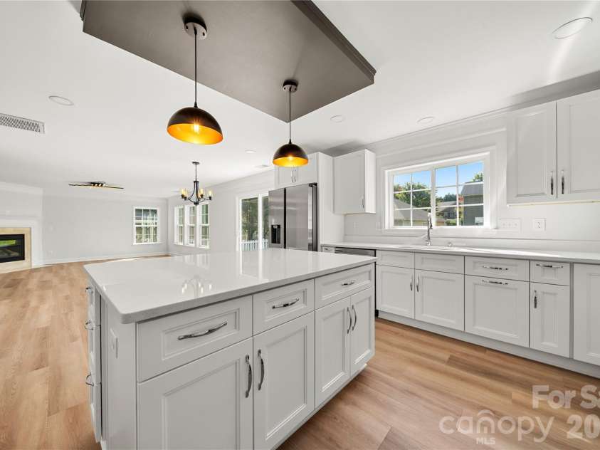 10925 Rousay Road, Charlotte, NC 28278.  MLS# CAR4421823, YatesRealty ID 49345. 