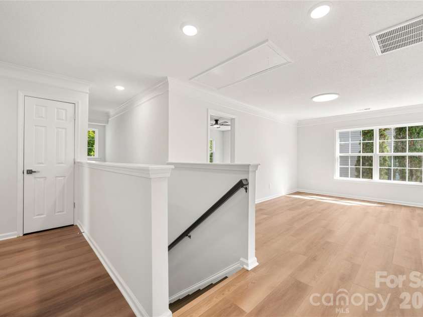 10925 Rousay Road, Charlotte, NC 28278.  MLS# CAR4421823, YatesRealty ID 49345. 