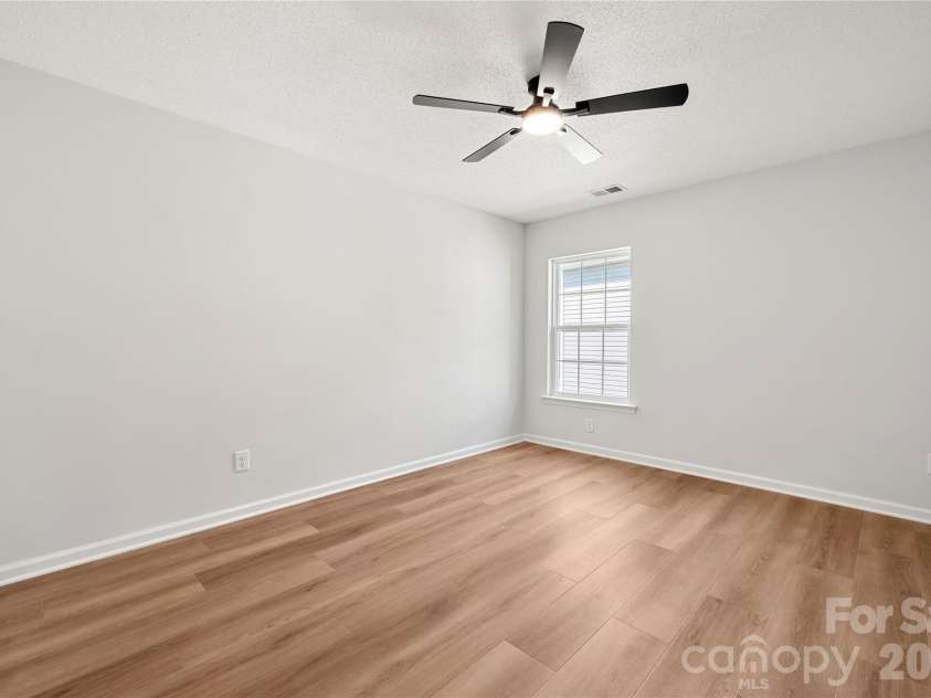 10925 Rousay Road, Charlotte, NC 28278.  MLS# CAR4421823, YatesRealty ID 49345. 