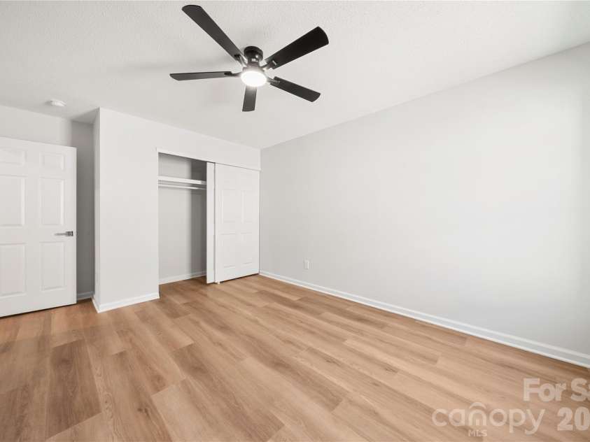 10925 Rousay Road, Charlotte, NC 28278.  MLS# CAR4421823, YatesRealty ID 49345. 