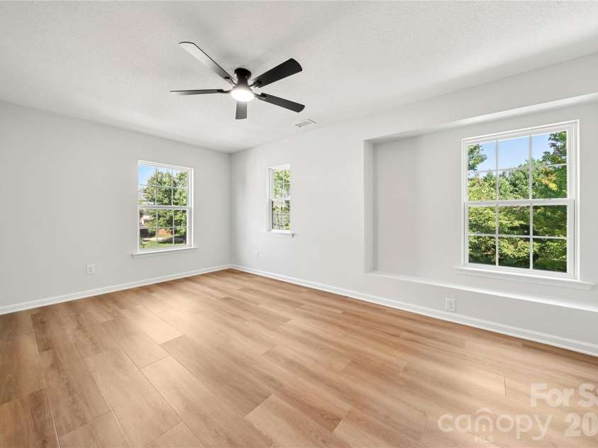 10925 Rousay Road, Charlotte, NC 28278.  MLS# CAR4421823, YatesRealty ID 49345. 