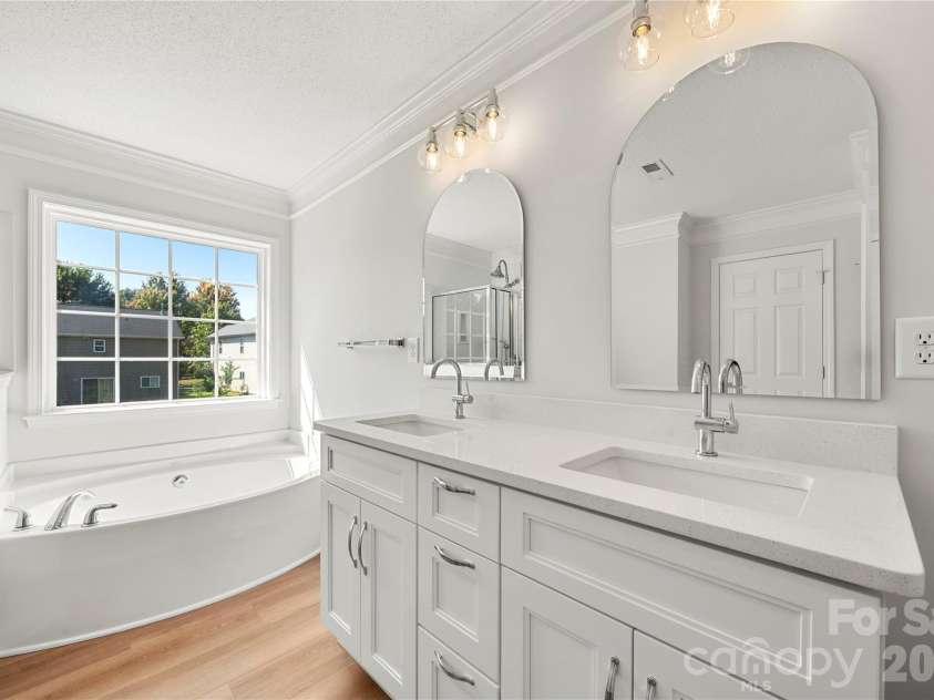 10925 Rousay Road, Charlotte, NC 28278.  MLS# CAR4421823, YatesRealty ID 49345. 