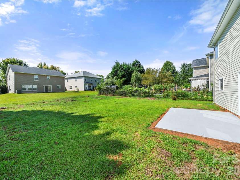 10925 Rousay Road, Charlotte, NC 28278.  MLS# CAR4421823, YatesRealty ID 49345. 