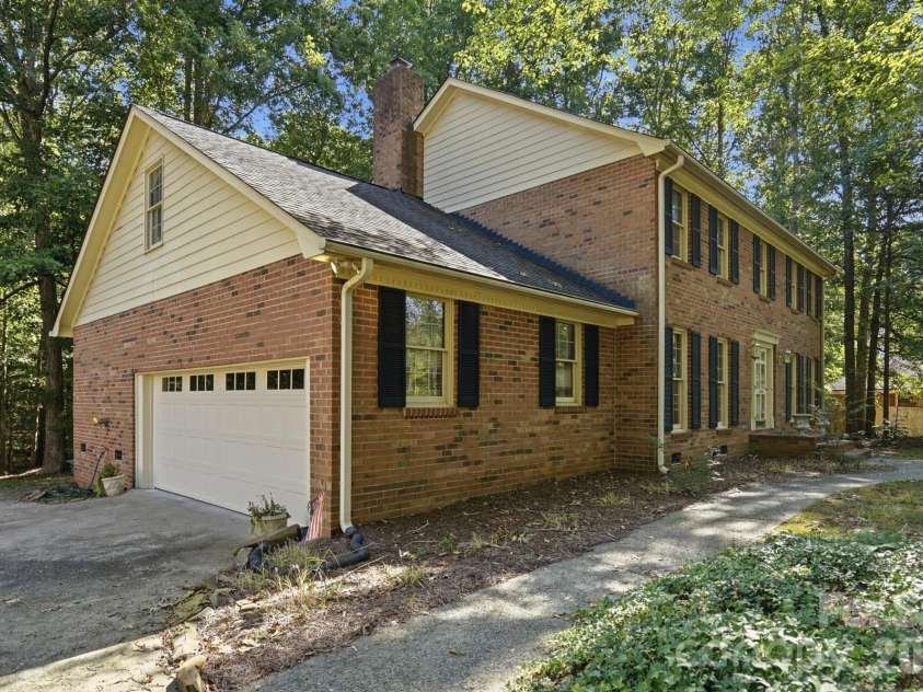 2504 Knights Court, Monroe, NC 28110.  MLS# CAR4420608, YatesRealty ID 49347. 