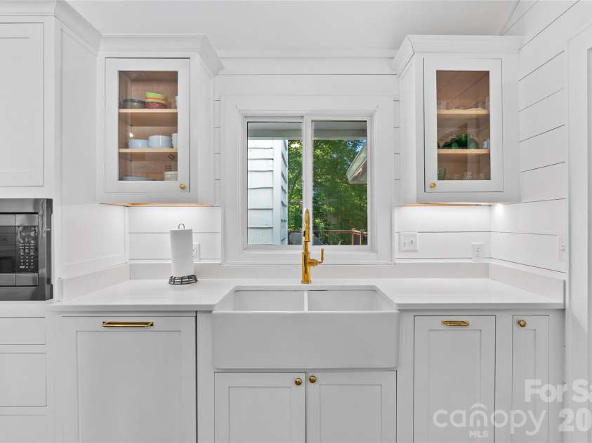 566 Canebrake Road, Tryon, NC 28782.  MLS# CAR4422272, YatesRealty ID 49348. Second work area in the spacious kitchen.