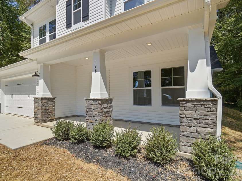 148 Brandy Lane, Statesville, NC 28677.  MLS# CAR4421525, YatesRealty ID 49349. 