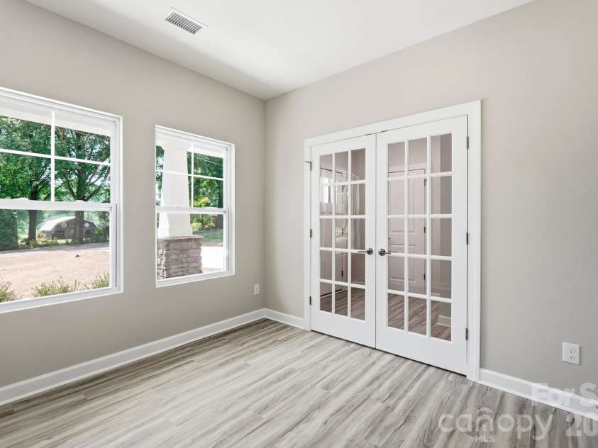148 Brandy Lane, Statesville, NC 28677.  MLS# CAR4421525, YatesRealty ID 49349. 