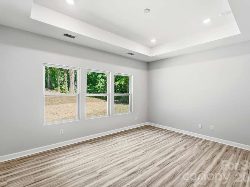 148 Brandy Lane, Statesville, NC 28677.  MLS# CAR4421525, YatesRealty ID 49349. 