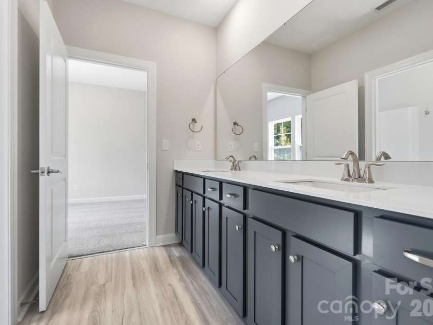 148 Brandy Lane, Statesville, NC 28677.  MLS# CAR4421525, YatesRealty ID 49349. 