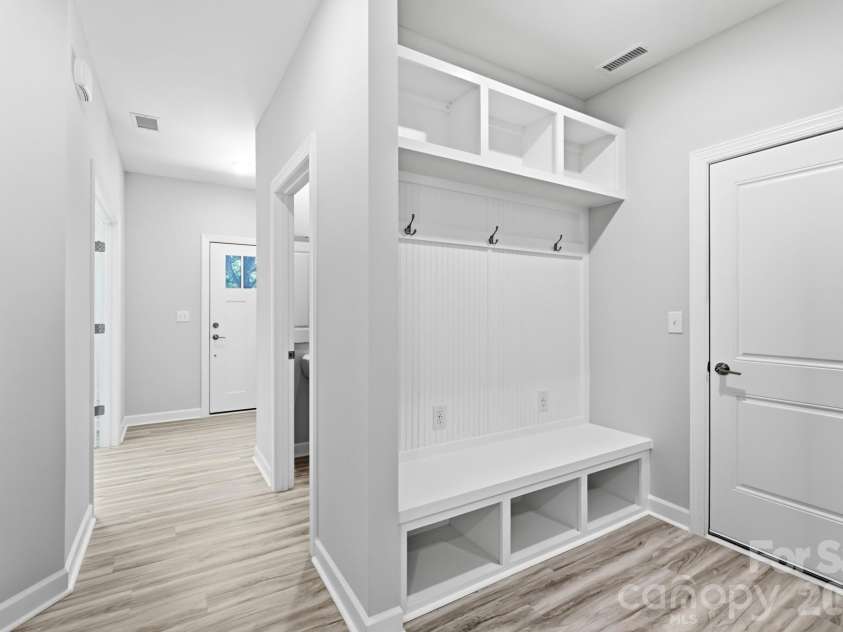 148 Brandy Lane, Statesville, NC 28677.  MLS# CAR4421525, YatesRealty ID 49349. 