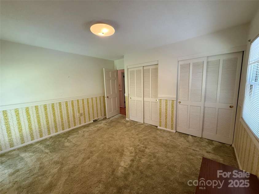 516 Averys Creek Road, Arden, NC 28704.  MLS# CAR4300321, YatesRealty ID 4935. 