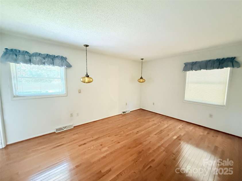 516 Averys Creek Road, Arden, NC 28704.  MLS# CAR4300321, YatesRealty ID 4935.        Main Bedroom