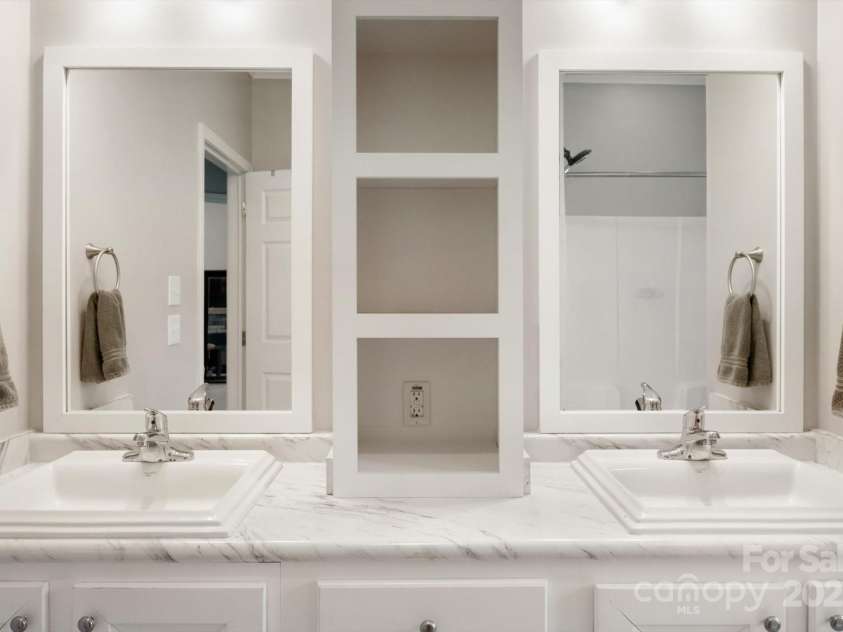52 Stone Ridge Trail, Mills River, NC 28759.  MLS# CAR4239861, YatesRealty ID 4935. Two vanities in full hall bathroom