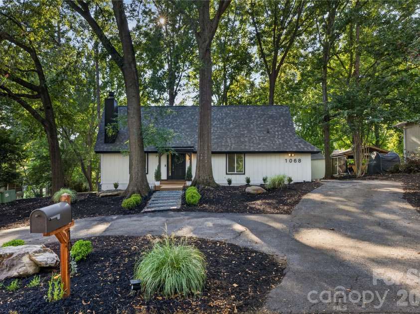 1068 Gauguin Lane, Tega Cay, SC 29708.  MLS# CAR4422427, YatesRealty ID 49351. 