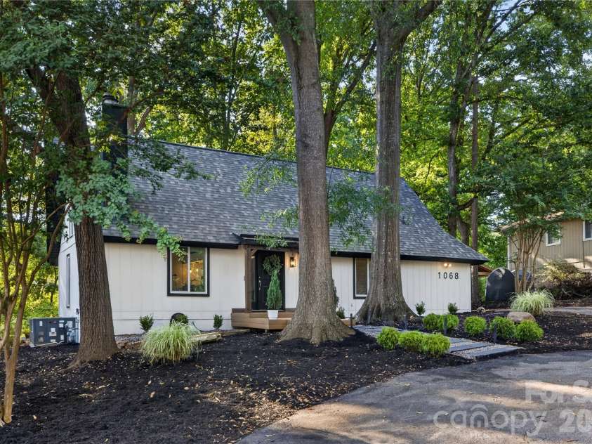 1068 Gauguin Lane, Tega Cay, SC 29708.  MLS# CAR4422427, YatesRealty ID 49351. 
