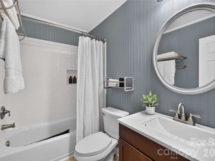 1068 Gauguin Lane, Tega Cay, SC 29708.  MLS# CAR4422427, YatesRealty ID 49351. 