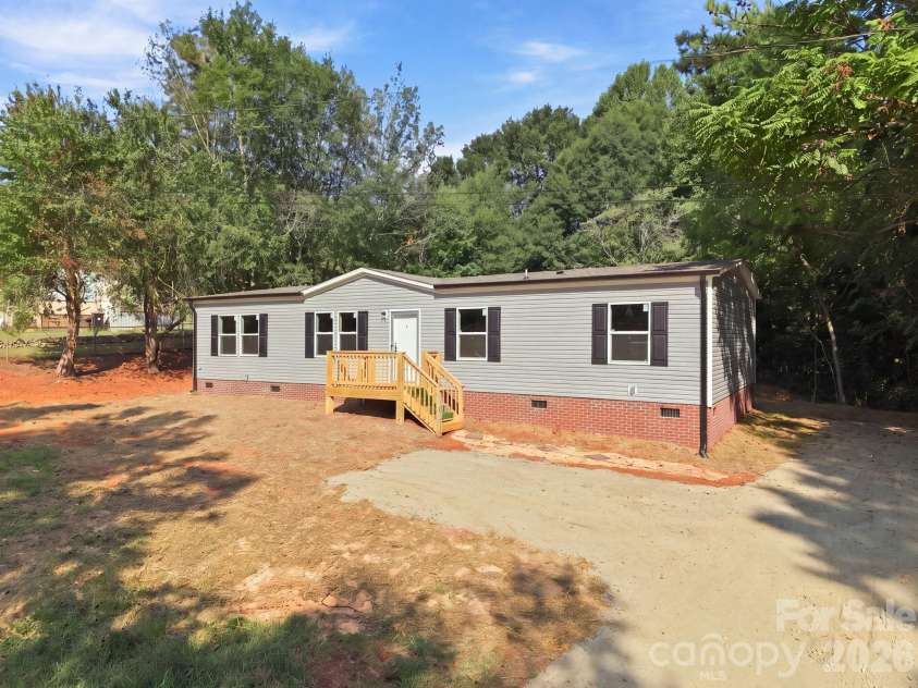 1028 Dorset Lane, Lincolnton, NC 28092.  MLS# CAR4422443, YatesRealty ID 49355. 