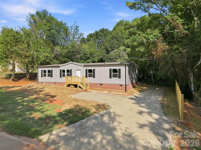 1028 Dorset Lane, Lincolnton, NC 28092.  MLS# CAR4422443, YatesRealty ID 49355. 