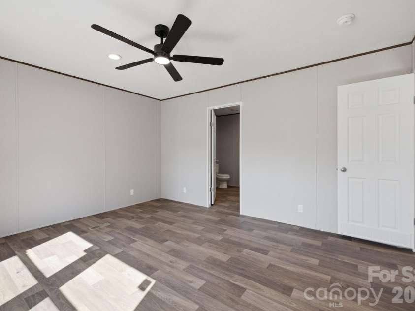 1028 Dorset Lane, Lincolnton, NC 28092.  MLS# CAR4422443, YatesRealty ID 49355. 