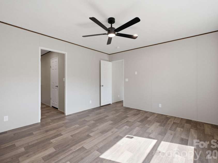 1028 Dorset Lane, Lincolnton, NC 28092.  MLS# CAR4422443, YatesRealty ID 49355. 