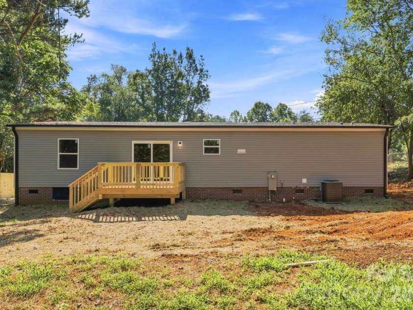 1028 Dorset Lane, Lincolnton, NC 28092.  MLS# CAR4422443, YatesRealty ID 49355. 