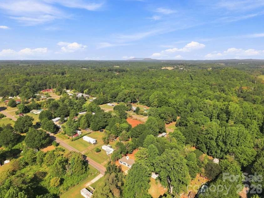 1028 Dorset Lane, Lincolnton, NC 28092.  MLS# CAR4422443, YatesRealty ID 49355. 